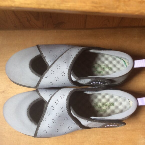 Jambu Millie Vegan Grey Rocker Bottom Slip On Cutout Accent Walking Shoe Size 8M - Picture 4 of 9